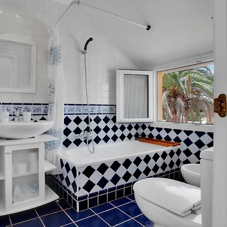 Amazing By The With Private Pool * Κοραλέχο