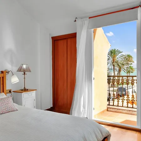 Amazing By The With Private Pool Κοραλέχο