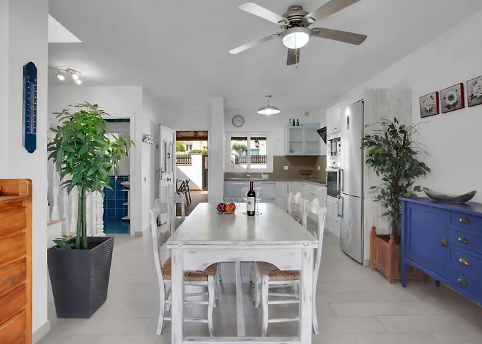 Villa Amazing By The With Private Pool Corralejo